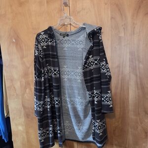 Absolutely Famous Gray and Black Patterned Cardigan